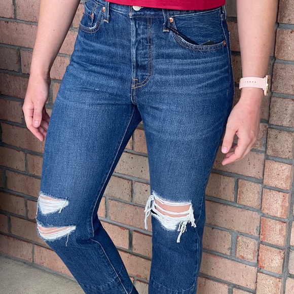 Levi’s 501 high waist button fly crop distressed - Picture 3 of 12
